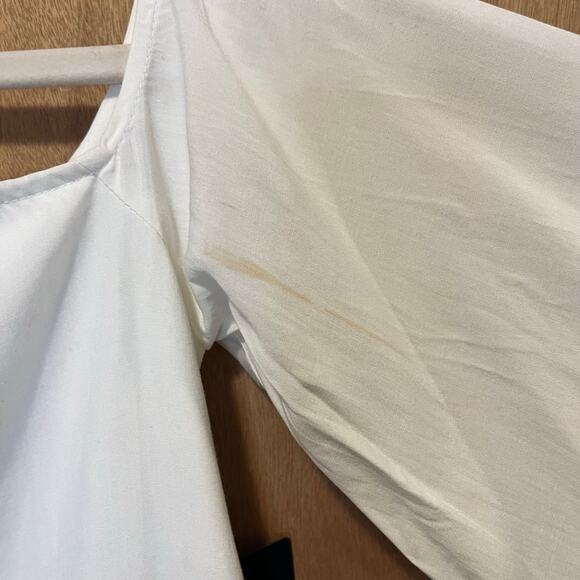 Blaque Label Cold Shoulder Top *NWT w/flaw* Off-White High Neck Trumpet Sleeve - Picture 3 of 11